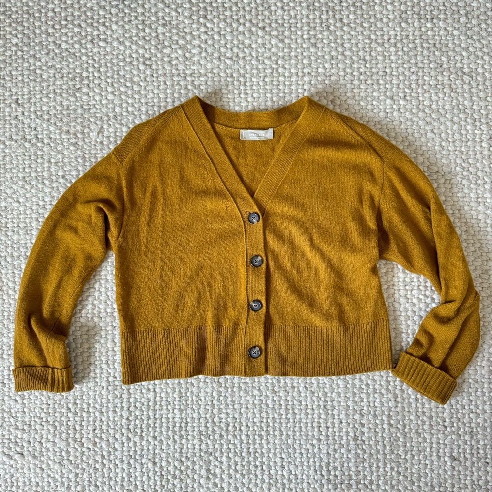 Everlane The Cashmere Cardigan in Gold